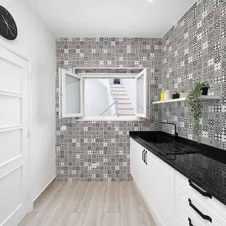 Spacious Stylish Apartament *